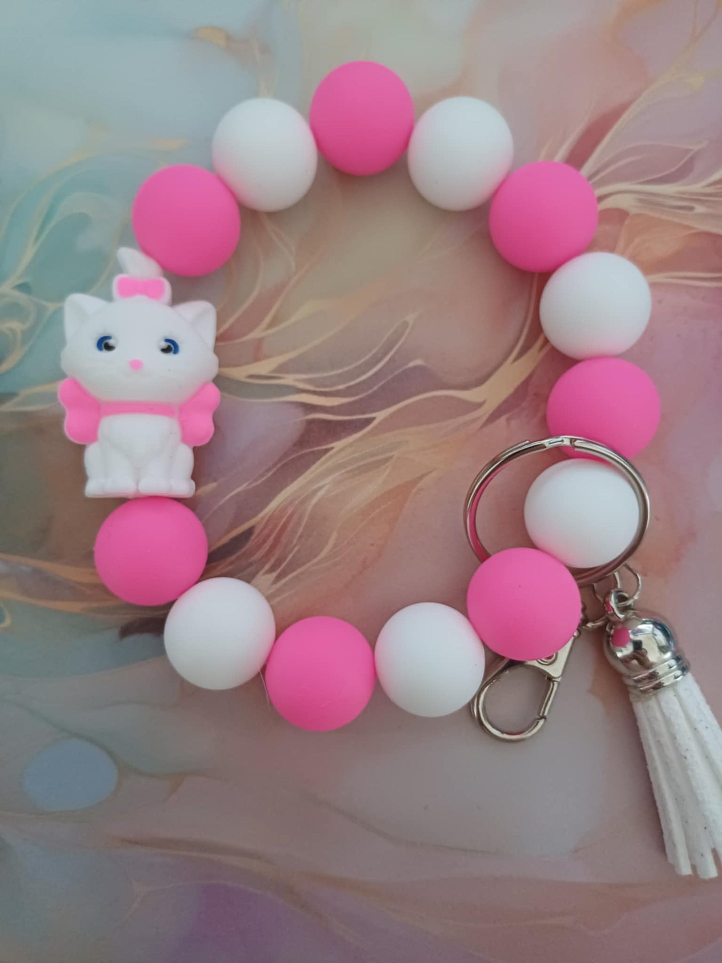 🐾 Purrfect white Cat